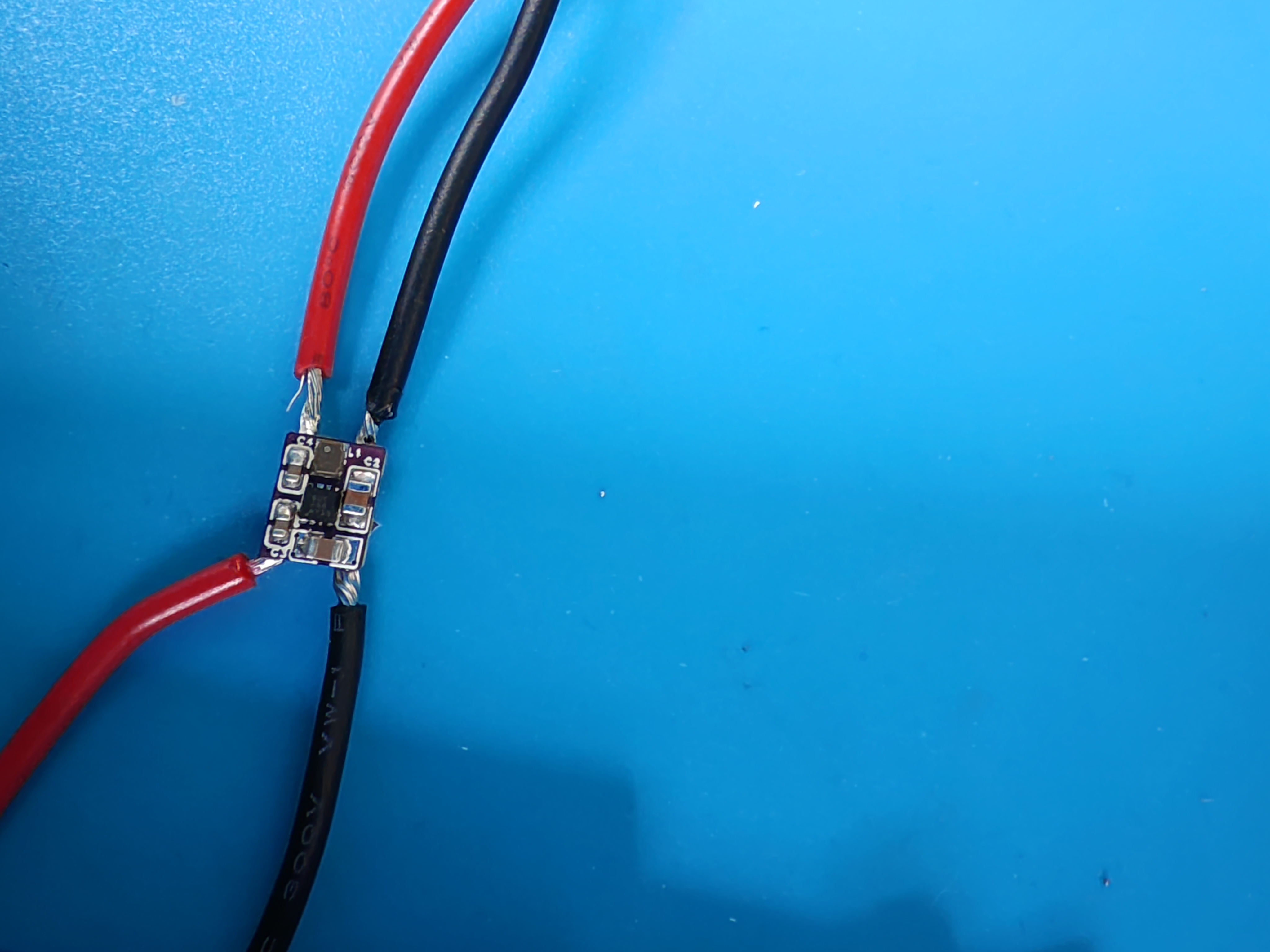 Miniature low-noise power module