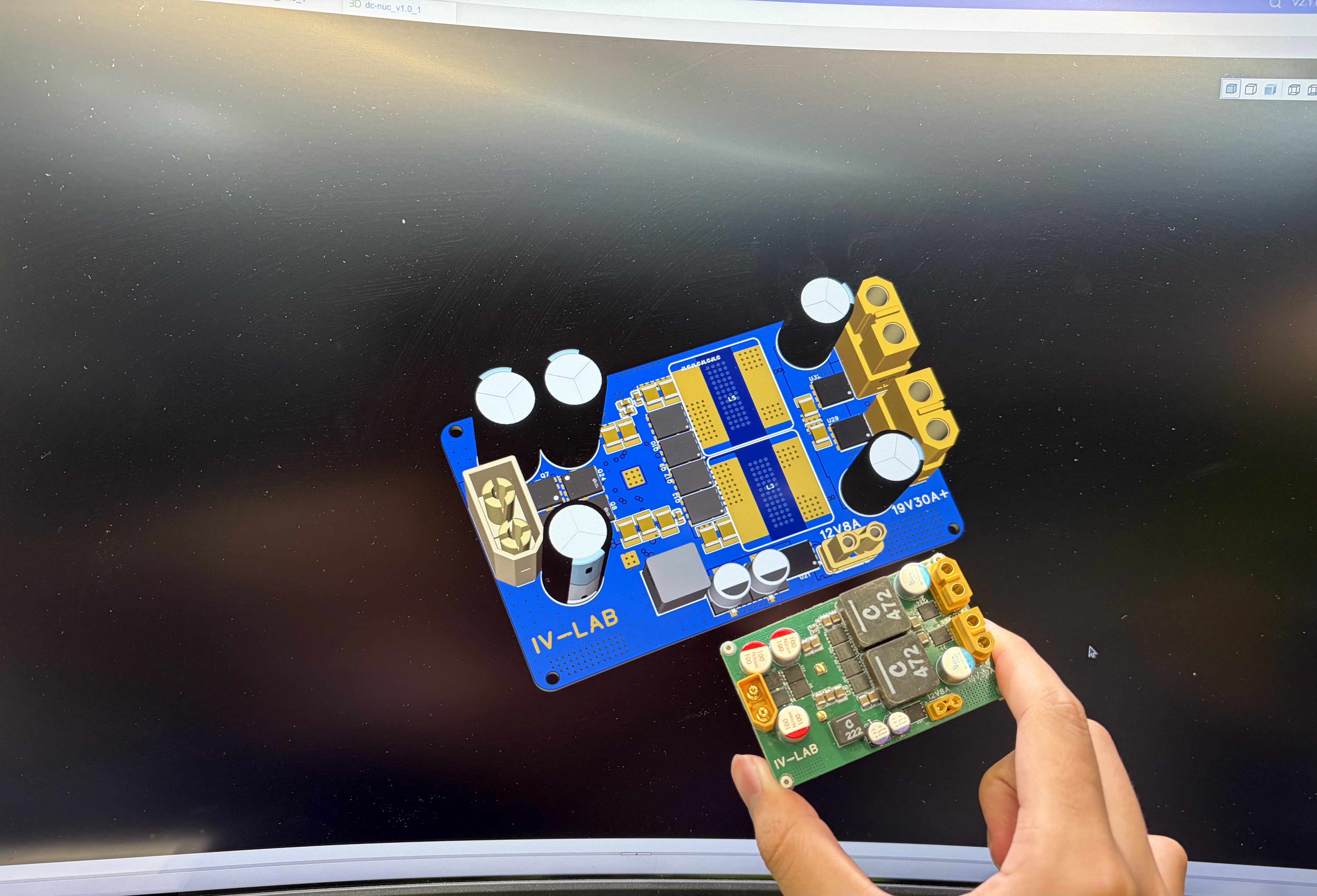 High-current DC-DC buck module for mobile compute payloads