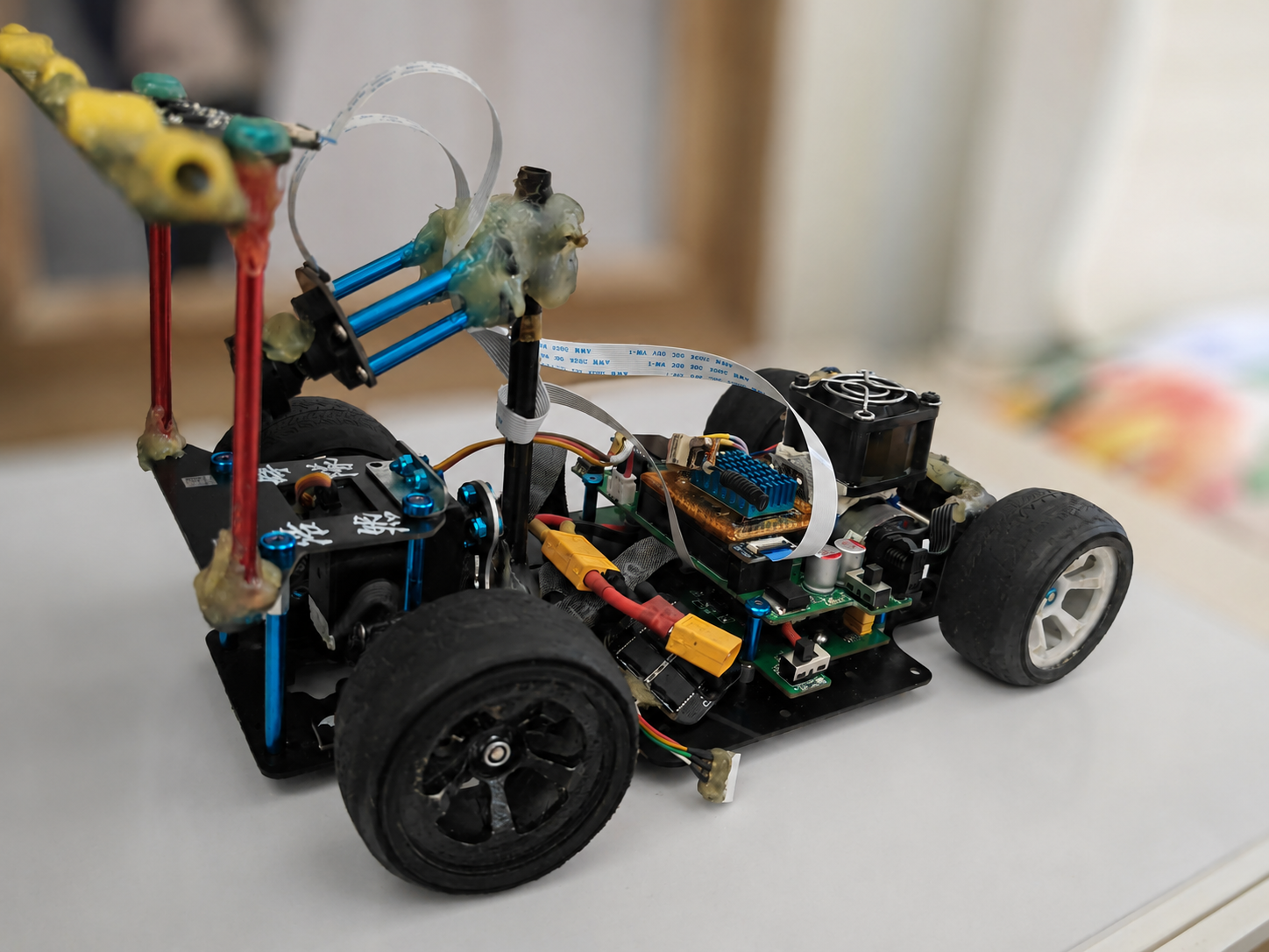 MCU-based racing vehicle platform